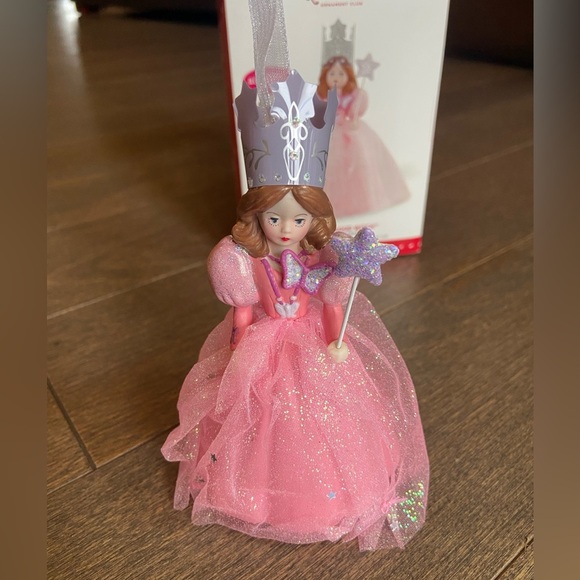 Hallmark - Madame Alexander Glinda‎ Christmas ornament - Picture 2 of 3
